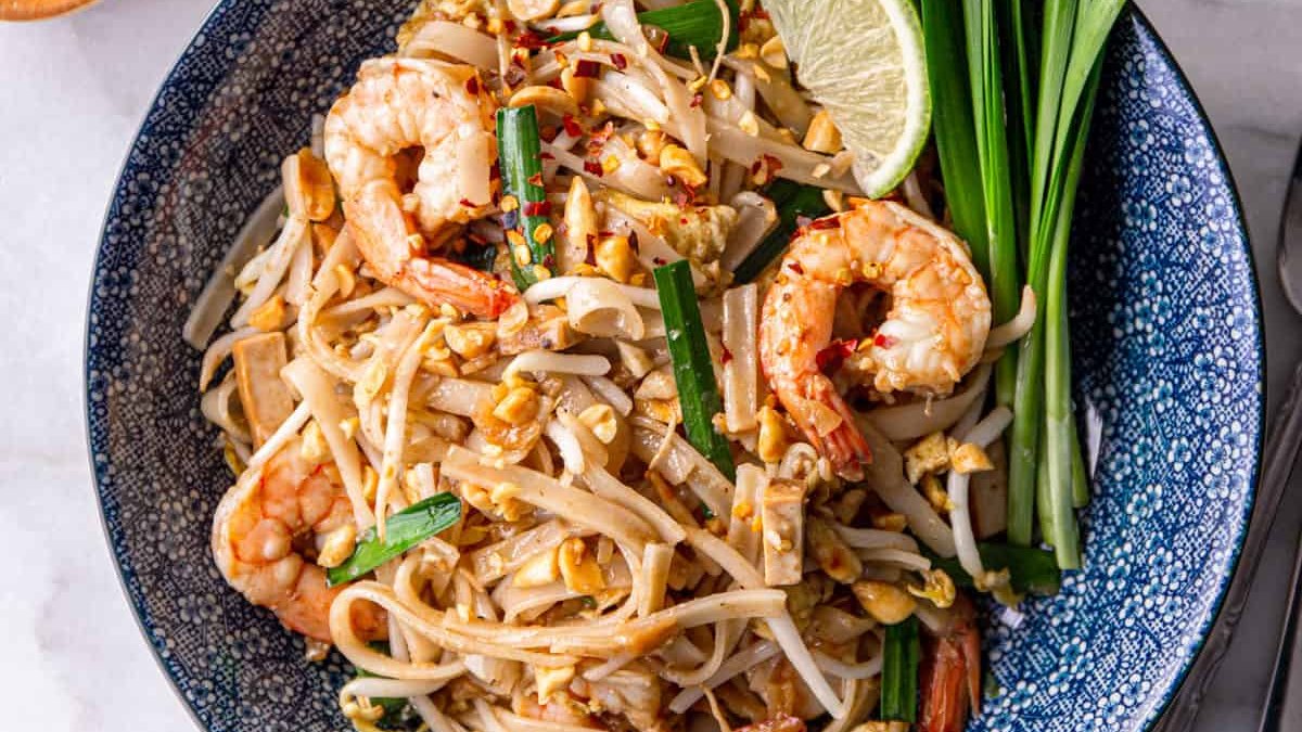 Pad Thai caseiro: a receita que aprendi na Tailândia